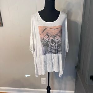 Urban Outfitters White Graphic Women's Slouchy Soft Top